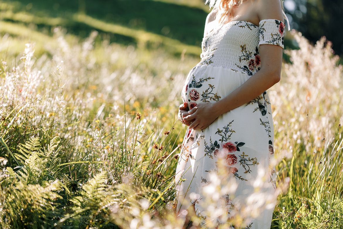 Babybauchfotos im Freien