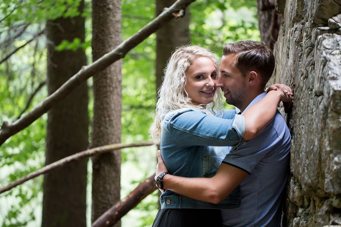 Lifestyle Photographie Liebespaar im Wald