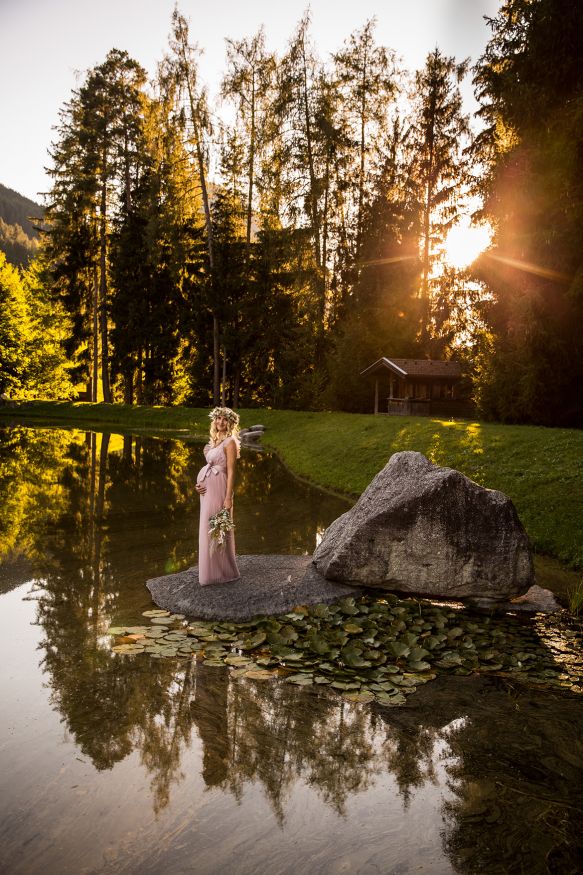 Schwangerschaftsfotos in der Tiroler Natur