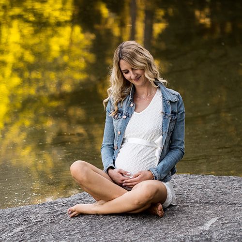 Schwangerschaftsfotos in der Tiroler Natur